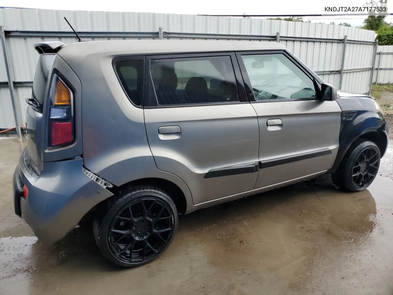 2010 Kia Soul + VIN: KNDJT2A27A7177533 Lot: 69421104