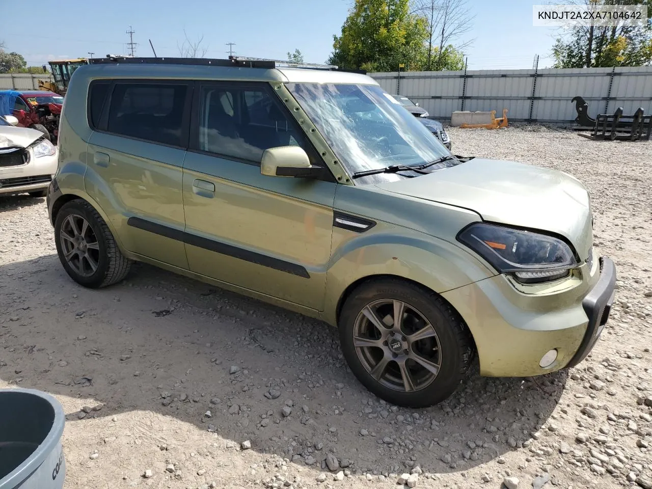 2010 Kia Soul + VIN: KNDJT2A2XA7104642 Lot: 70791994