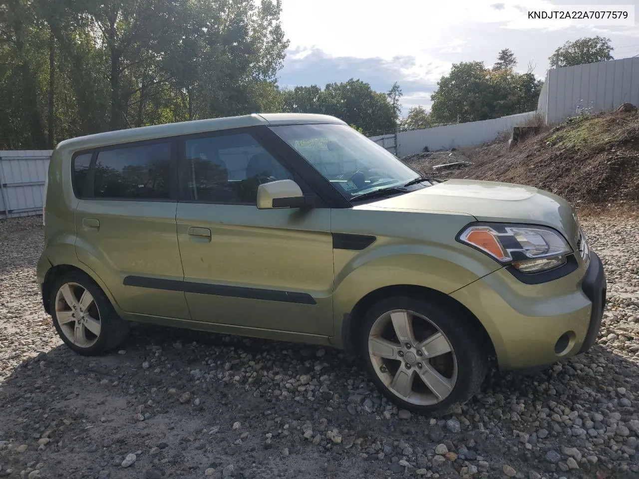 2010 Kia Soul + VIN: KNDJT2A22A7077579 Lot: 73127254