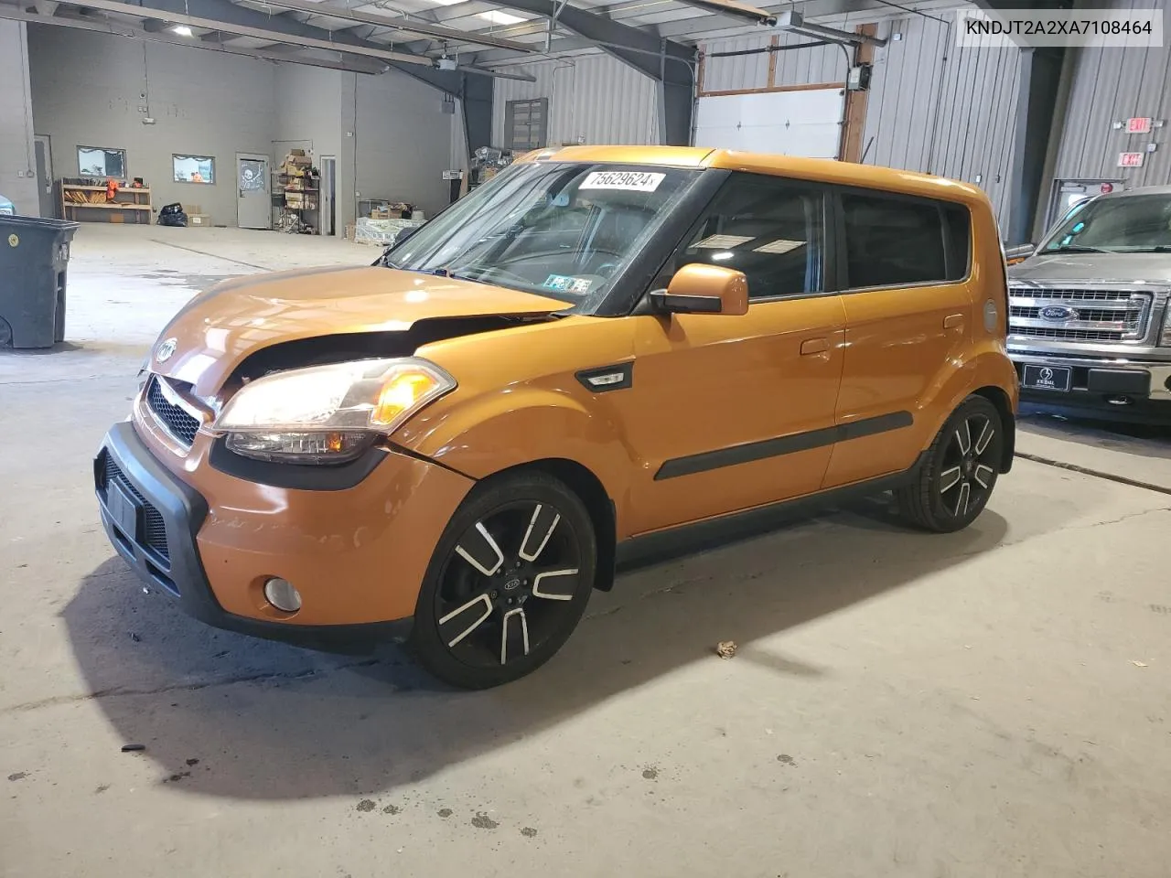 2010 Kia Soul + VIN: KNDJT2A2XA7108464 Lot: 75629624