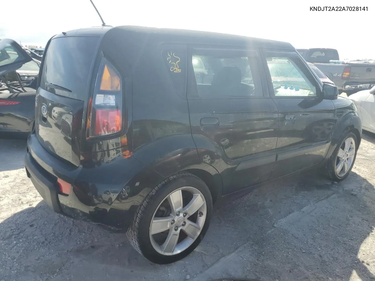 2010 Kia Soul + VIN: KNDJT2A22A7028141 Lot: 76544274