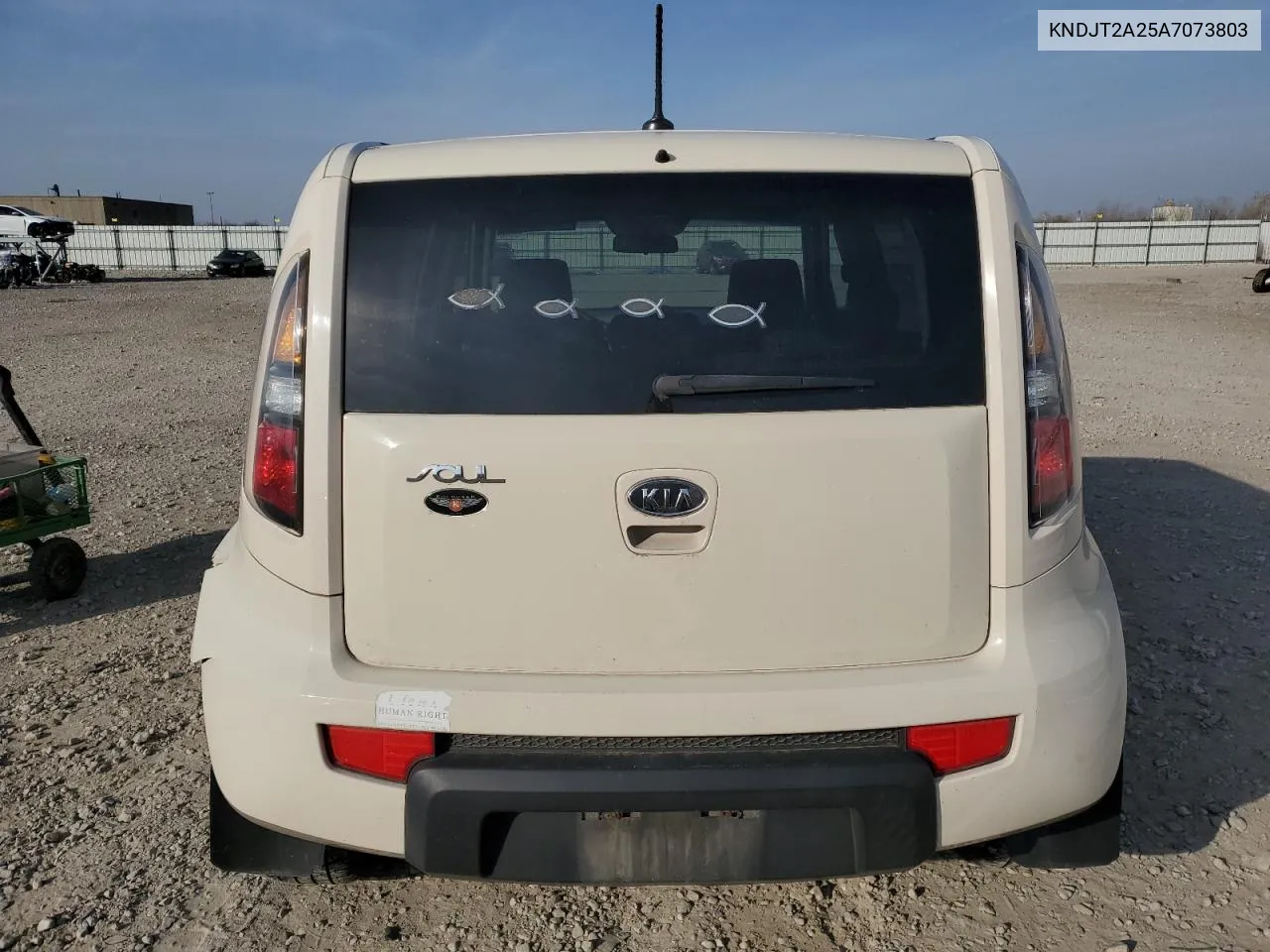 2010 Kia Soul + VIN: KNDJT2A25A7073803 Lot: 77711544