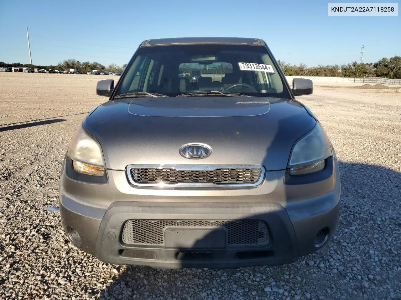 2010 Kia Soul + VIN: KNDJT2A22A7118258 Lot: 79313544