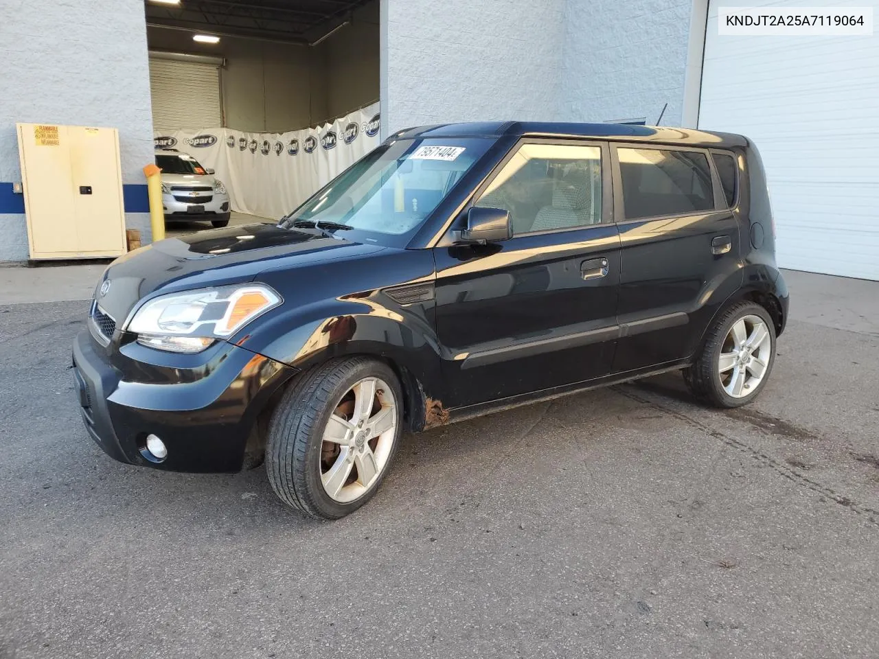 2010 Kia Soul + VIN: KNDJT2A25A7119064 Lot: 79571404