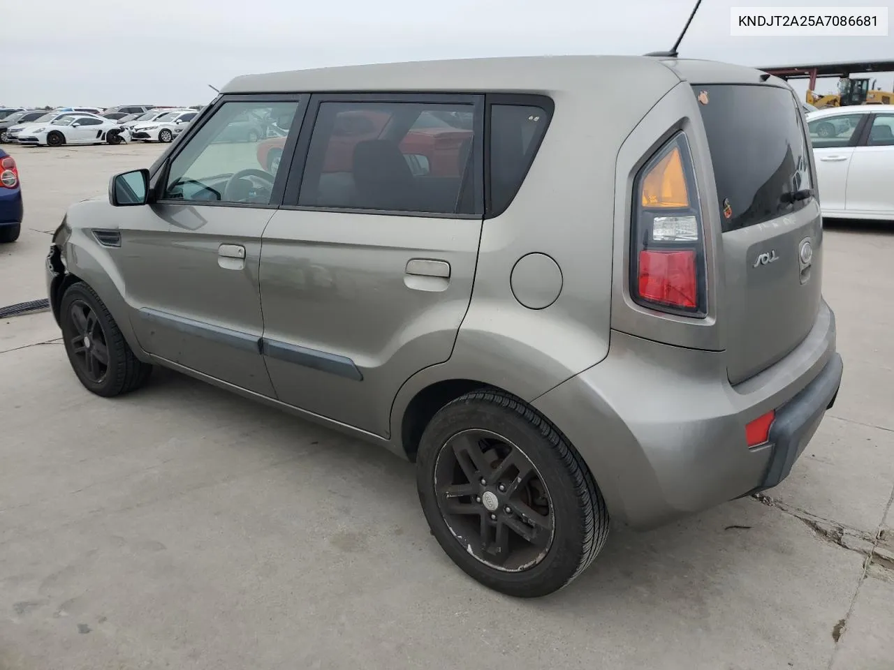 2010 Kia Soul + VIN: KNDJT2A25A7086681 Lot: 79975964