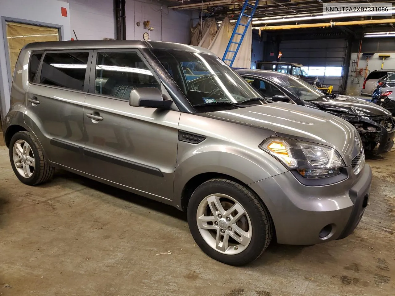 2011 Kia Soul + VIN: KNDJT2A2XB7331086 Lot: 62751624