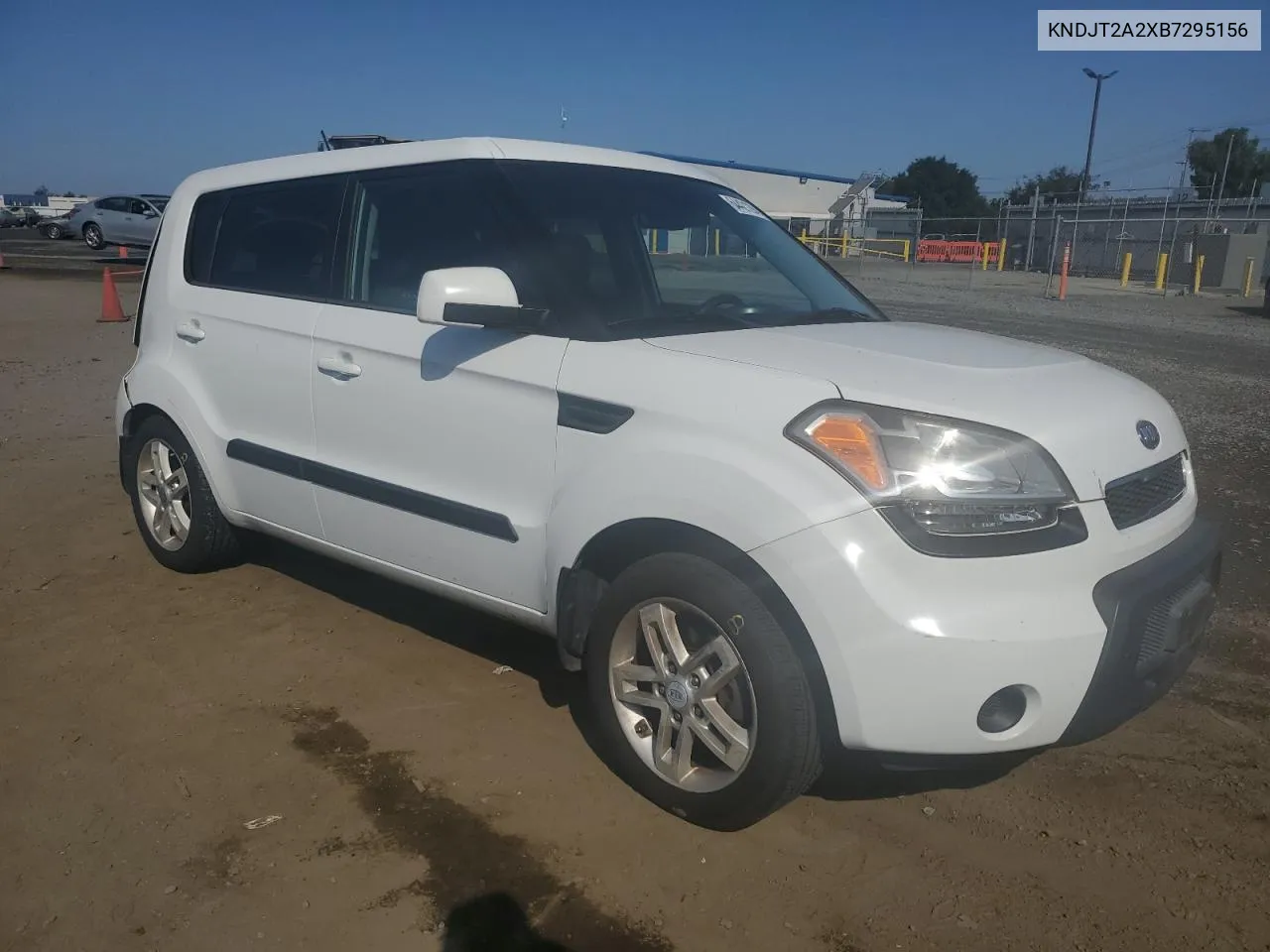 2011 Kia Soul + VIN: KNDJT2A2XB7295156 Lot: 64421294