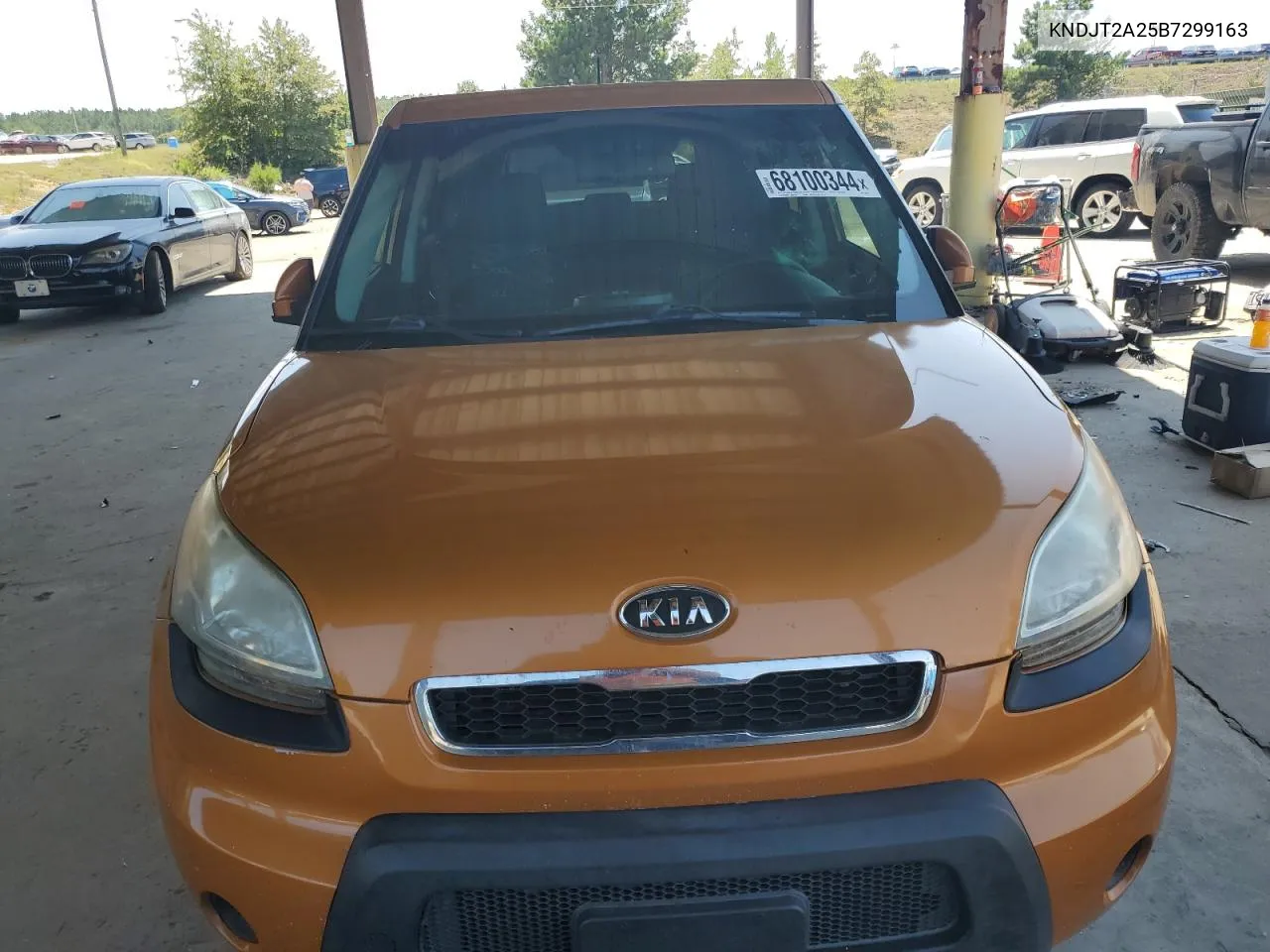 2011 Kia Soul + VIN: KNDJT2A25B7299163 Lot: 68100344