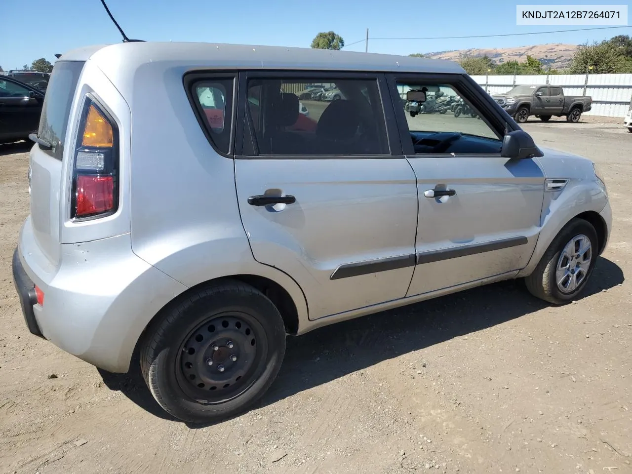 KNDJT2A12B7264071 2011 Kia Soul