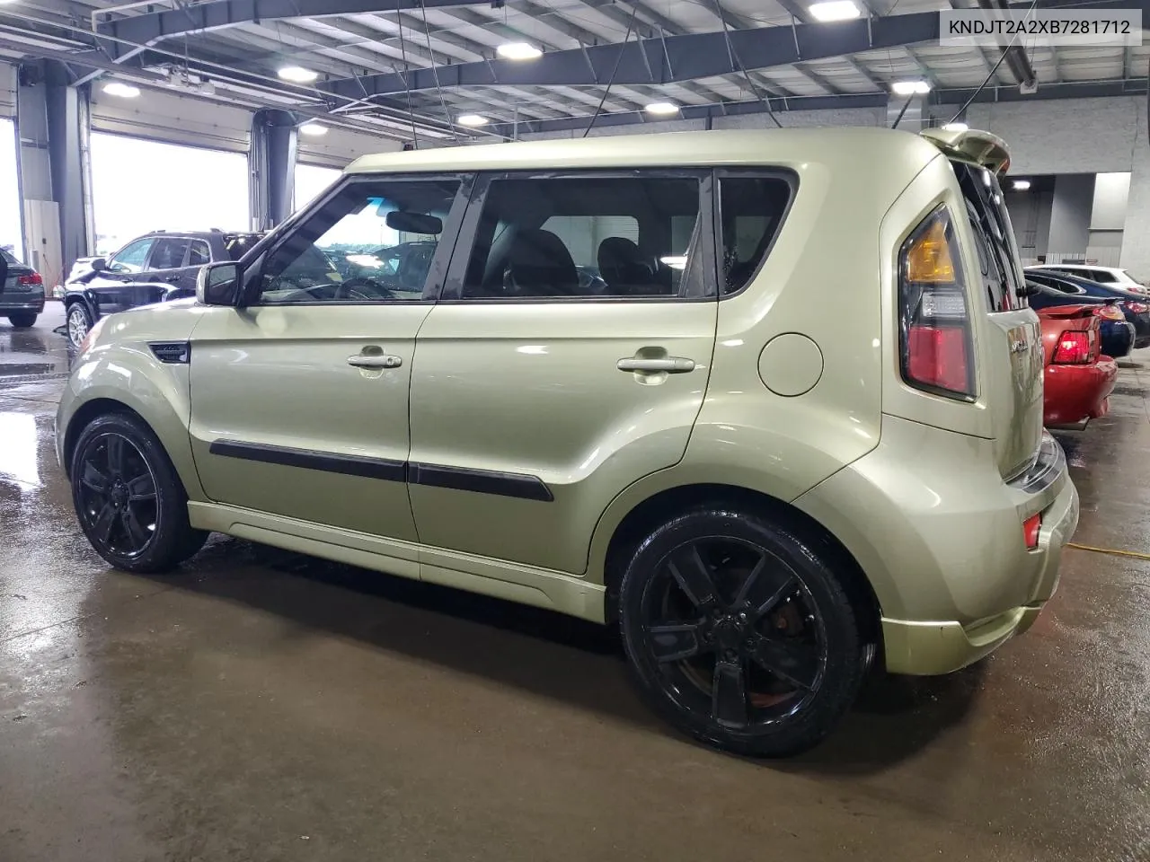 2011 Kia Soul + VIN: KNDJT2A2XB7281712 Lot: 68923614