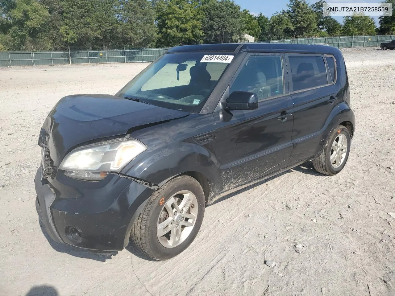 2011 Kia Soul + VIN: KNDJT2A21B7258559 Lot: 69014404