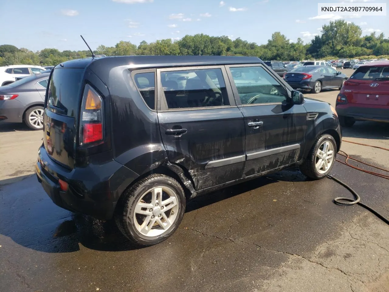 KNDJT2A29B7709964 2011 Kia Soul +