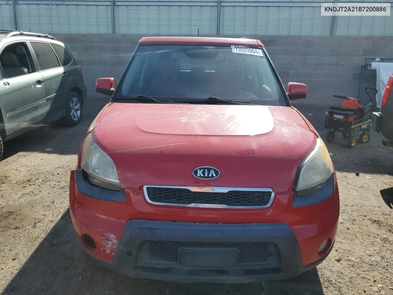 2011 Kia Soul + VIN: KNDJT2A21B7200886 Lot: 70889064