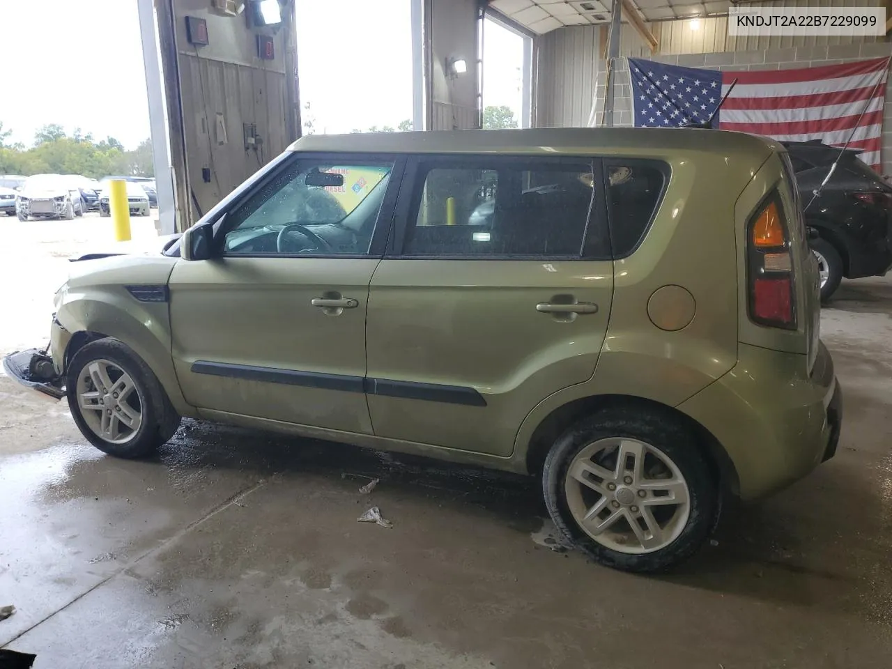 2011 Kia Soul + VIN: KNDJT2A22B7229099 Lot: 70993044