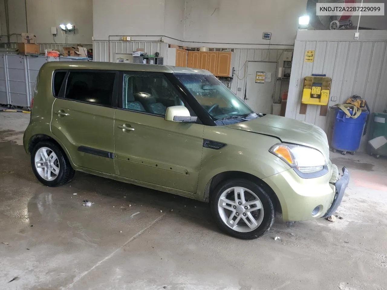 2011 Kia Soul + VIN: KNDJT2A22B7229099 Lot: 70993044