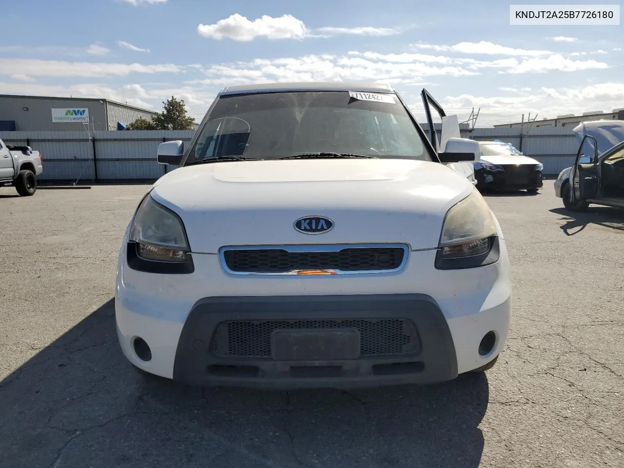 KNDJT2A25B7726180 2011 Kia Soul +