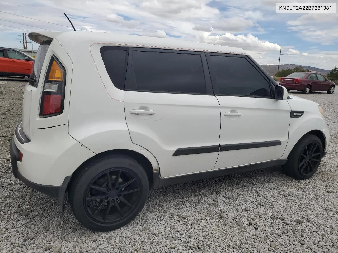 2011 Kia Soul + VIN: KNDJT2A22B7281381 Lot: 71732804