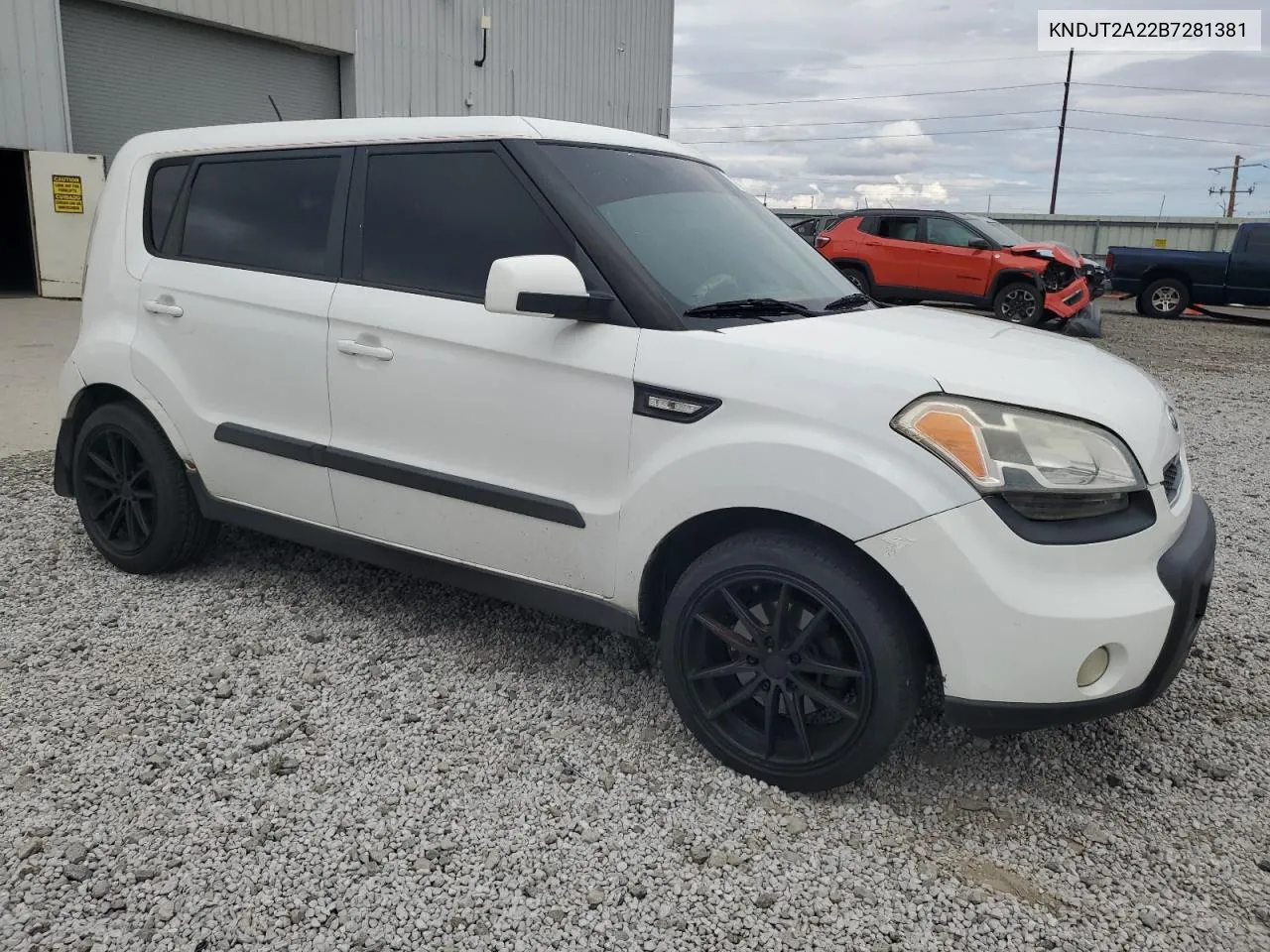 2011 Kia Soul + VIN: KNDJT2A22B7281381 Lot: 71732804