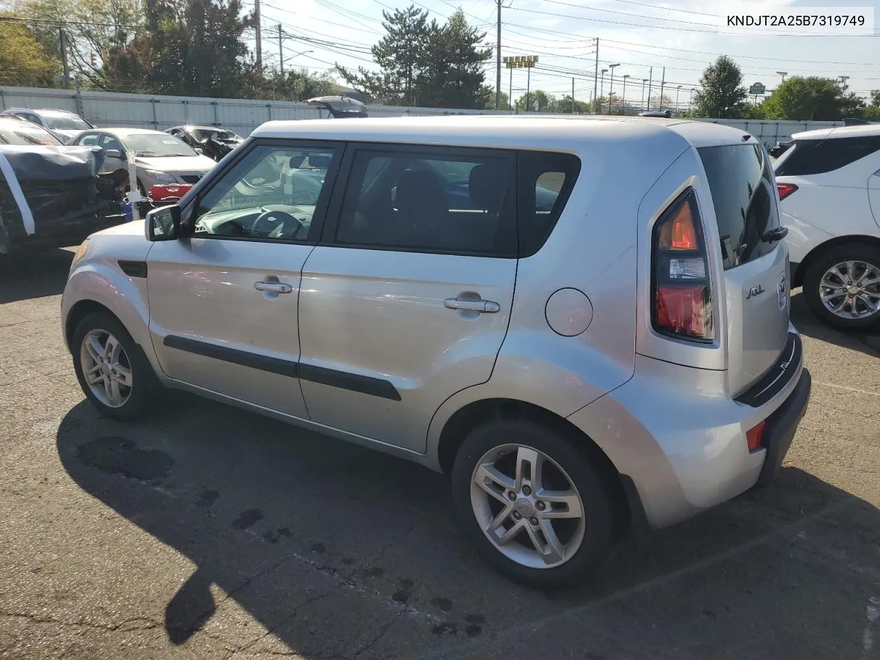 KNDJT2A25B7319749 2011 Kia Soul +