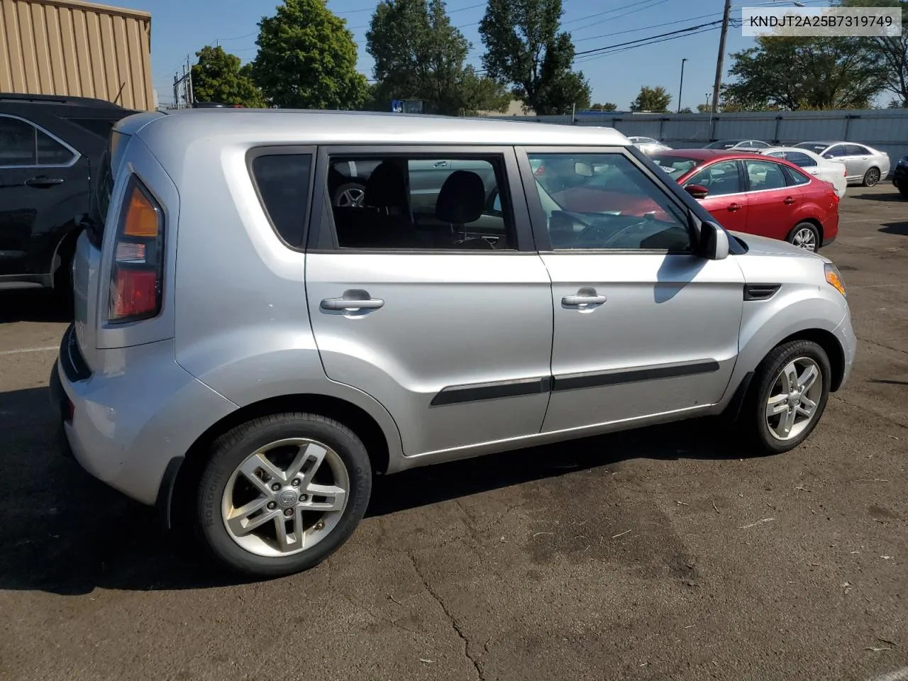 KNDJT2A25B7319749 2011 Kia Soul +