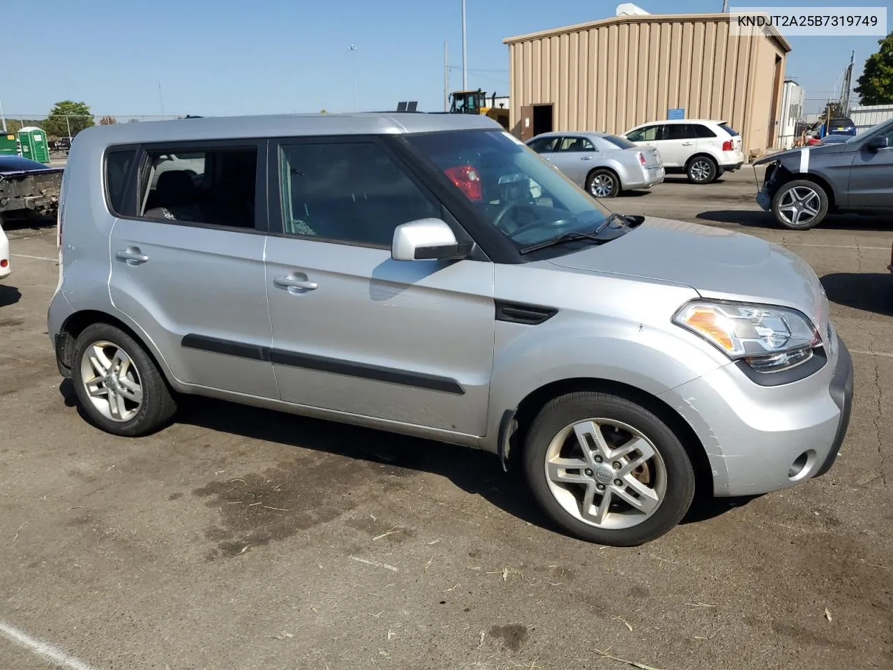 2011 Kia Soul + VIN: KNDJT2A25B7319749 Lot: 72346334