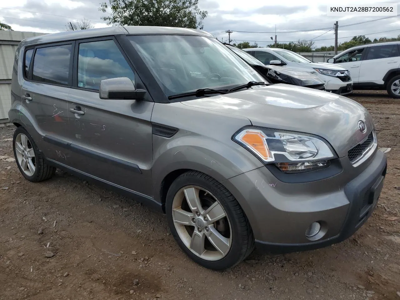 2011 Kia Soul + VIN: KNDJT2A28B7200562 Lot: 72360374