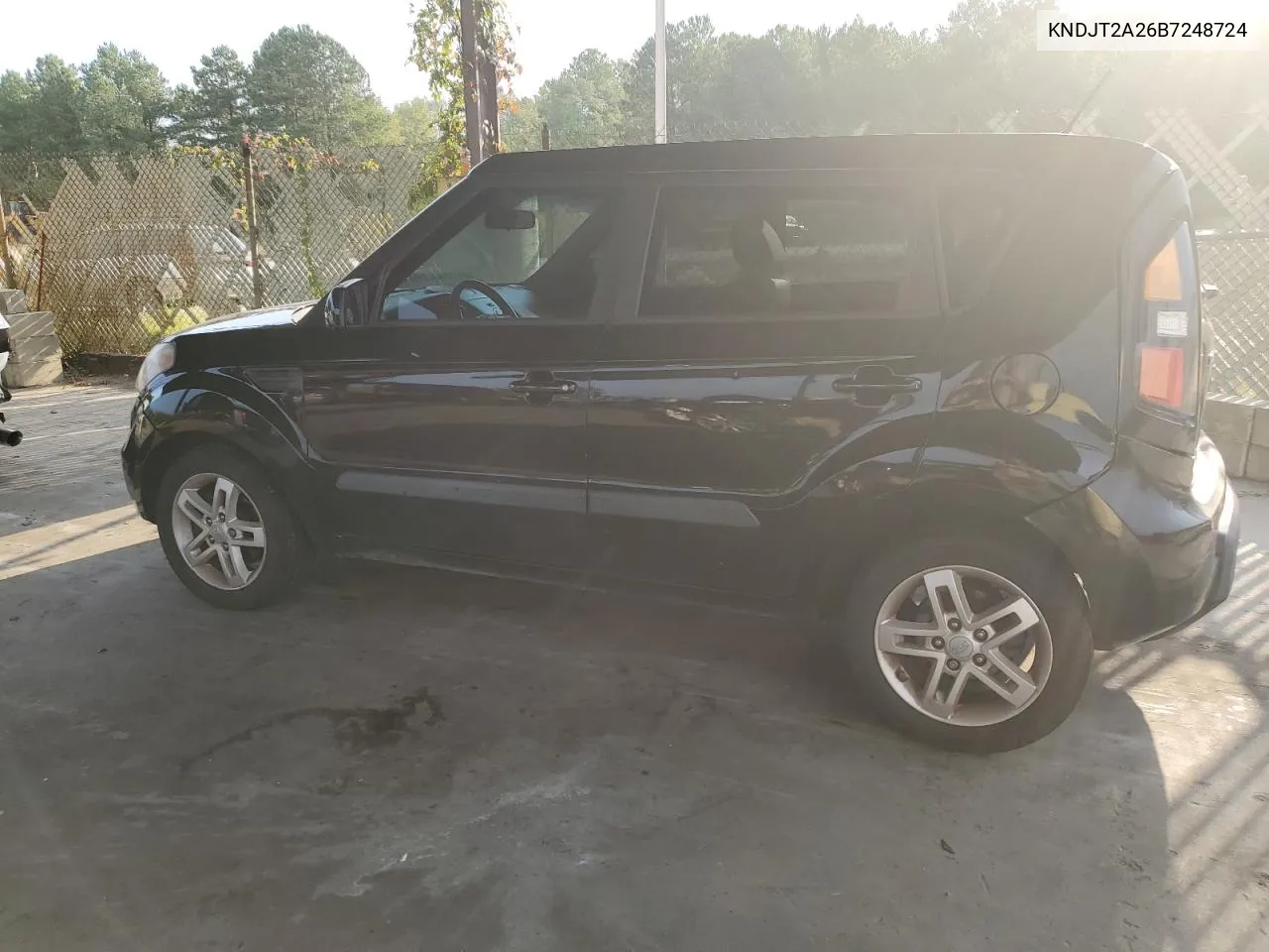 2011 Kia Soul + VIN: KNDJT2A26B7248724 Lot: 72628344