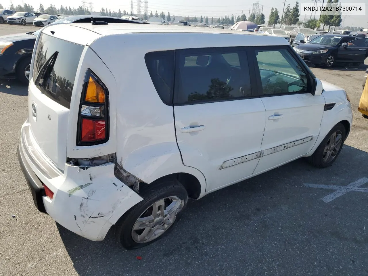 KNDJT2A21B7300714 2011 Kia Soul +