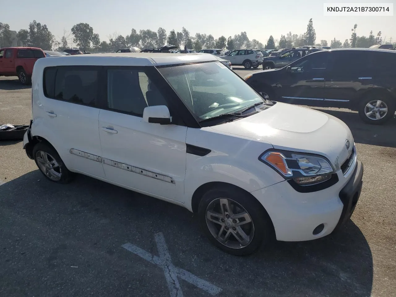 KNDJT2A21B7300714 2011 Kia Soul +