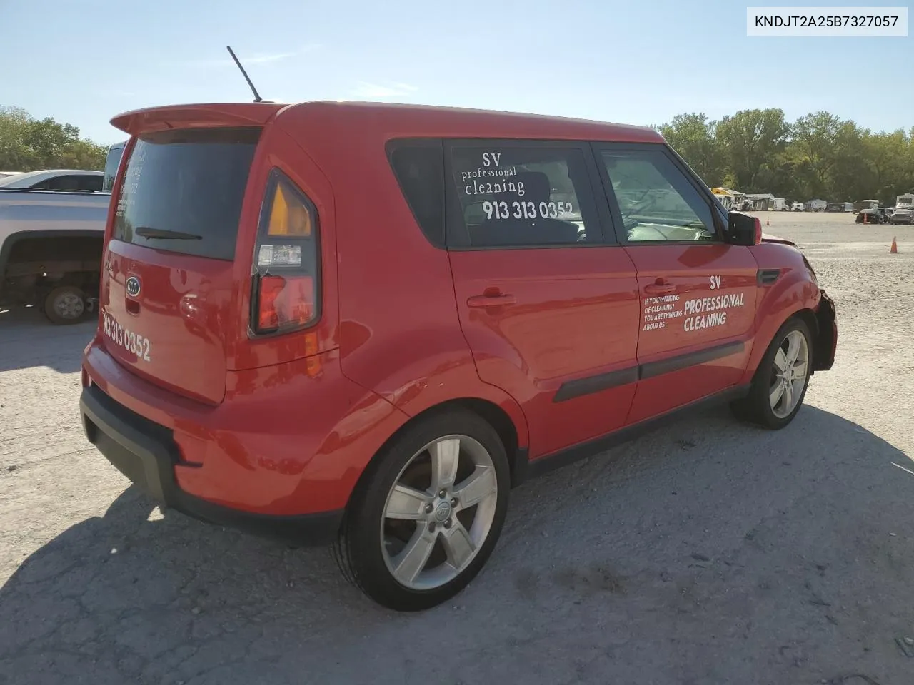 2011 Kia Soul + VIN: KNDJT2A25B7327057 Lot: 73710104