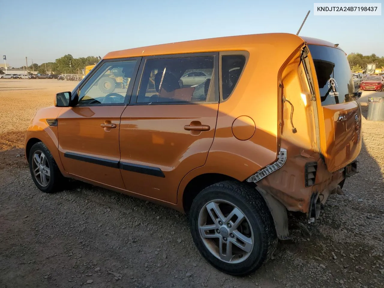 KNDJT2A24B7198437 2011 Kia Soul +