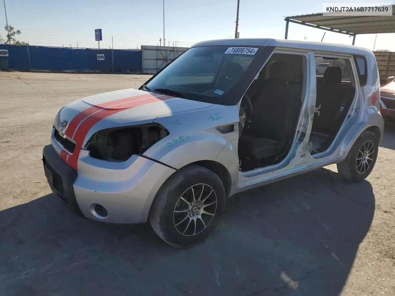 2011 Kia Soul VIN: KNDJT2A16B7717639 Lot: 74808754