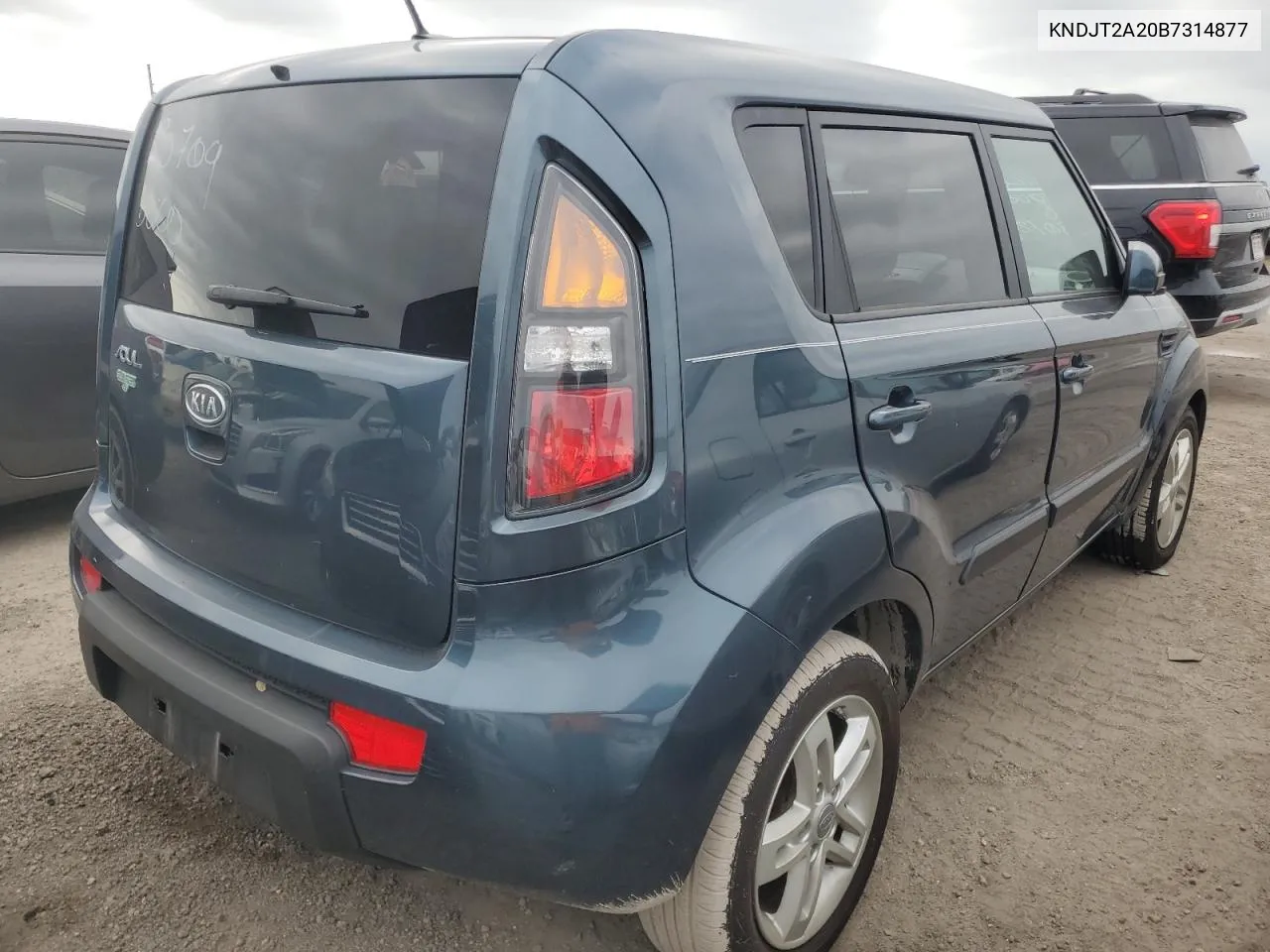 2011 Kia Soul + VIN: KNDJT2A20B7314877 Lot: 75319594