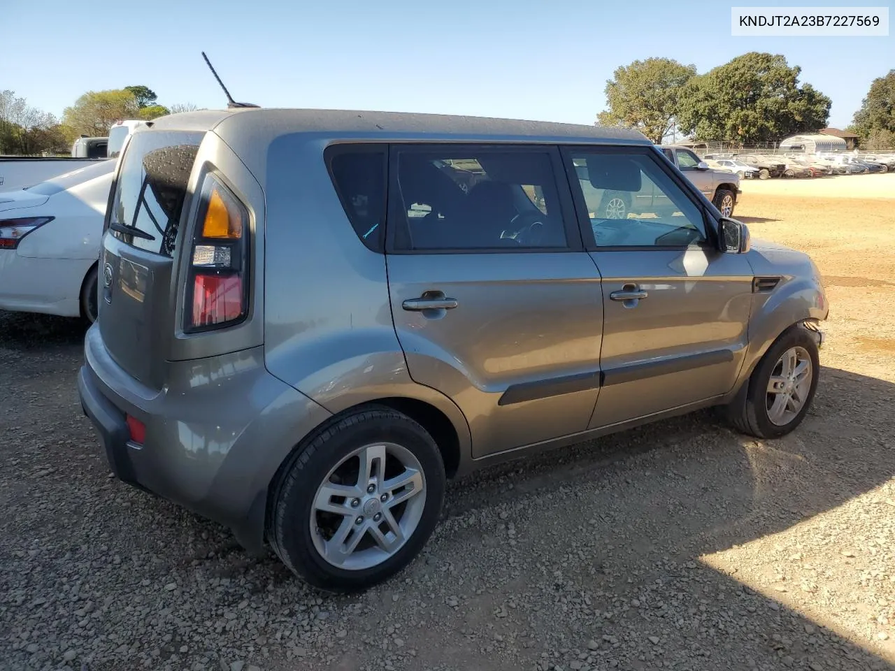 KNDJT2A23B7227569 2011 Kia Soul +