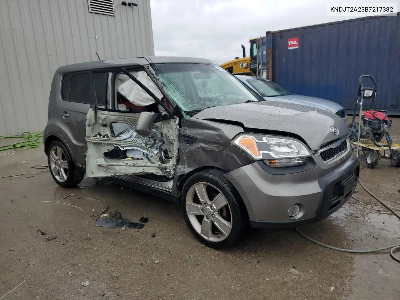 2011 Kia Soul + VIN: KNDJT2A23B7217382 Lot: 79298464