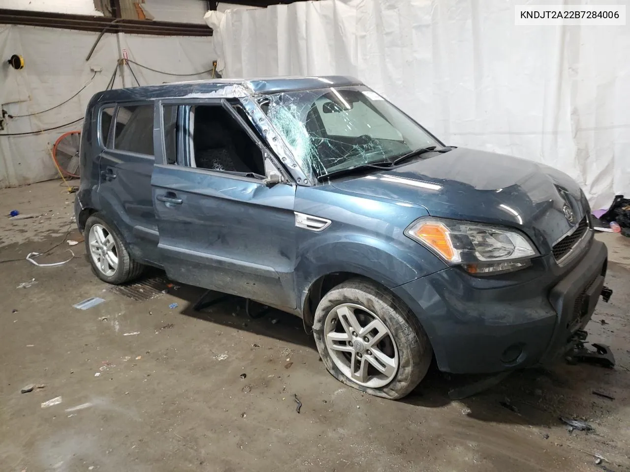 2011 Kia Soul + VIN: KNDJT2A22B7284006 Lot: 81733374