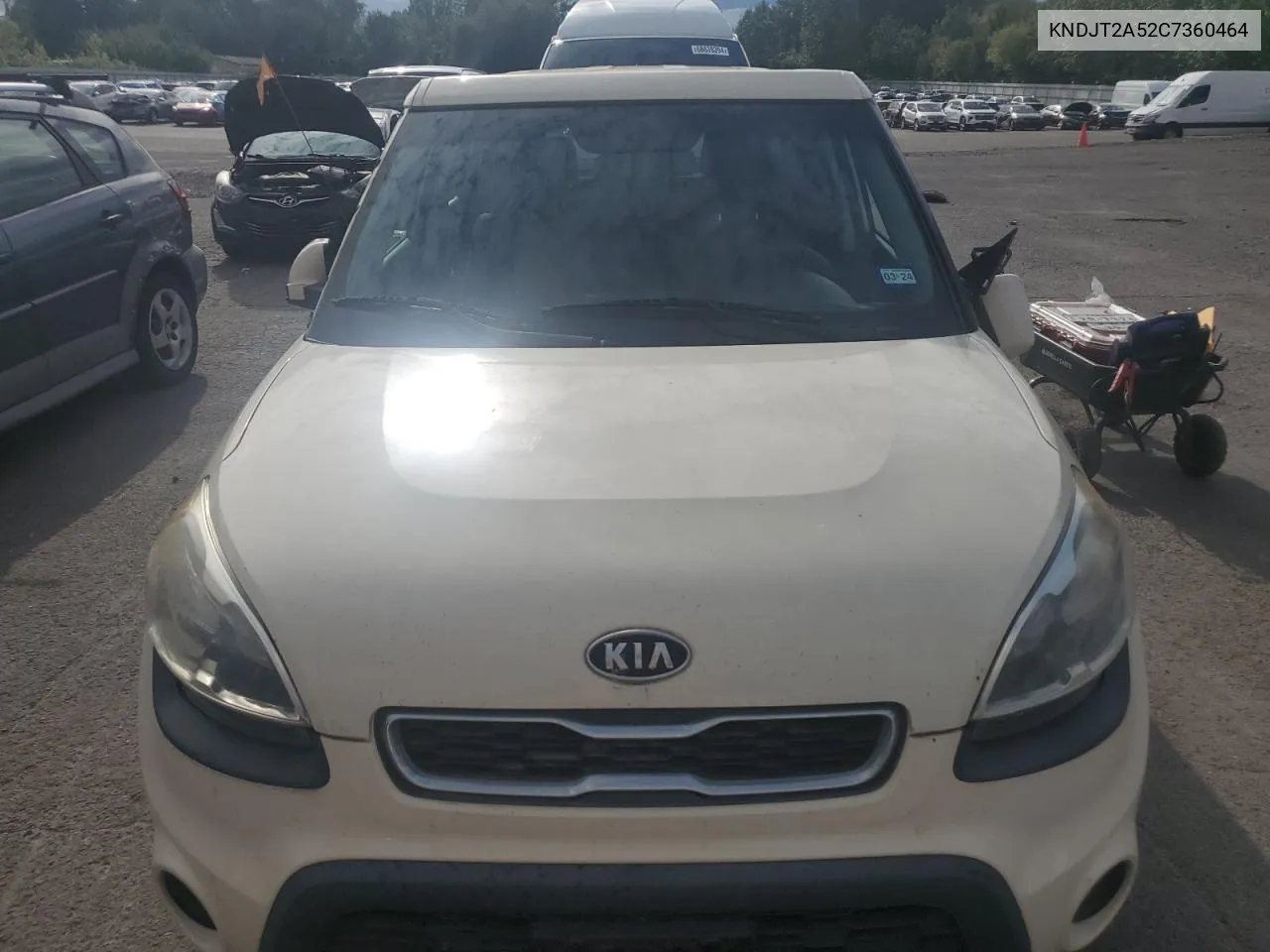 2012 Kia Soul VIN: KNDJT2A52C7360464 Lot: 68374054