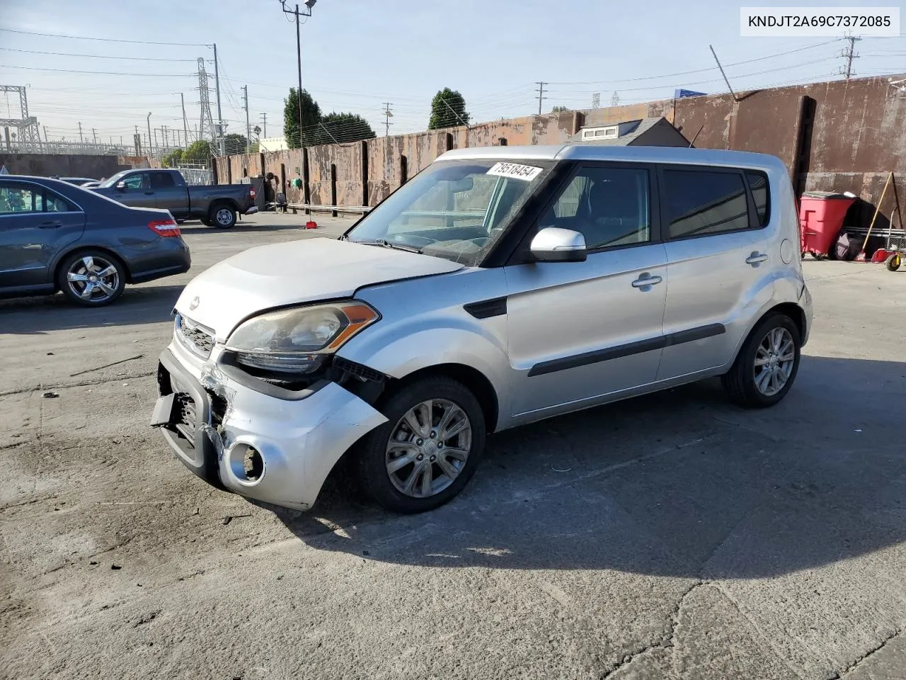 2012 Kia Soul + VIN: KNDJT2A69C7372085 Lot: 79518454