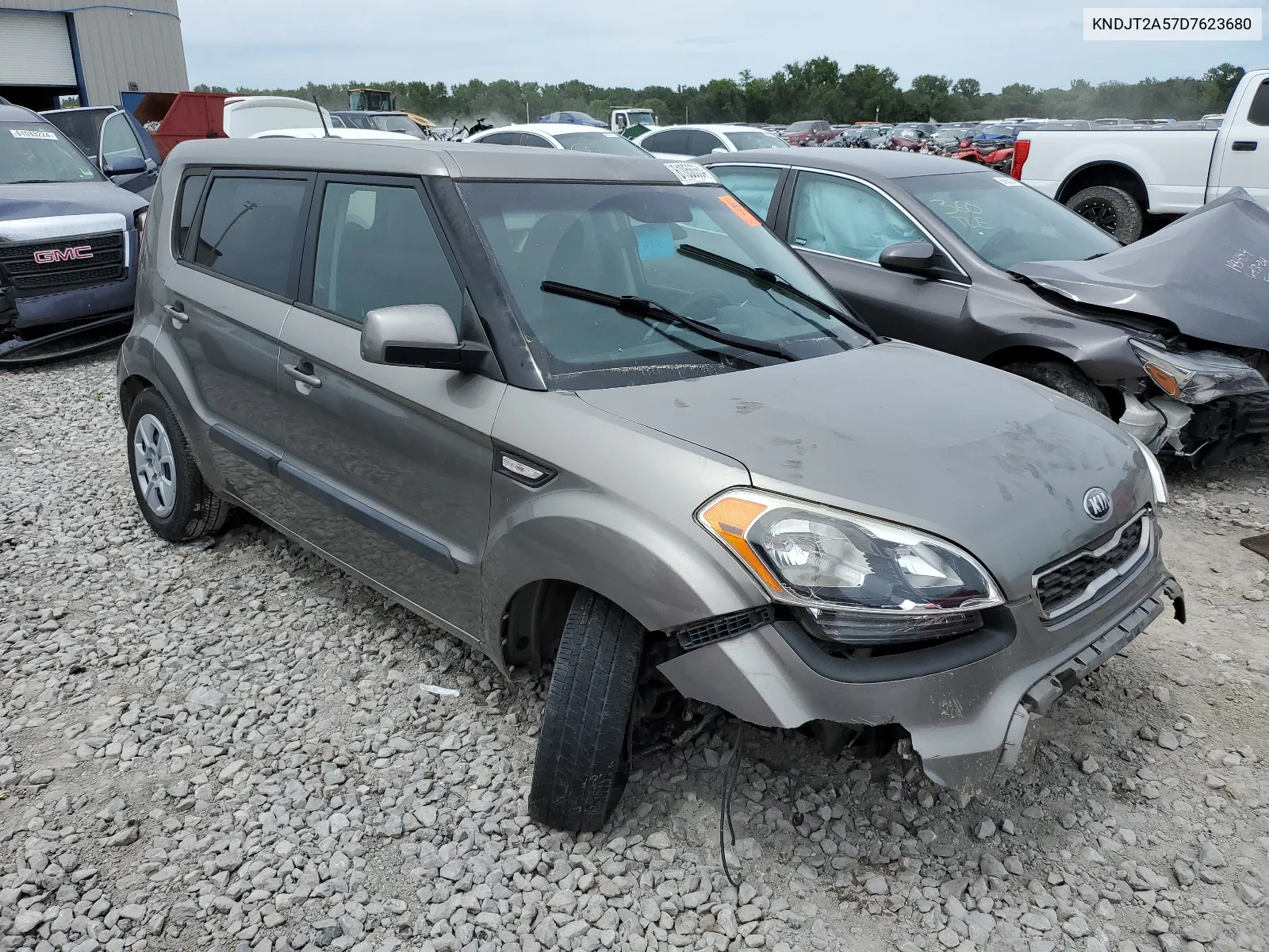 KNDJT2A57D7623680 2013 Kia Soul