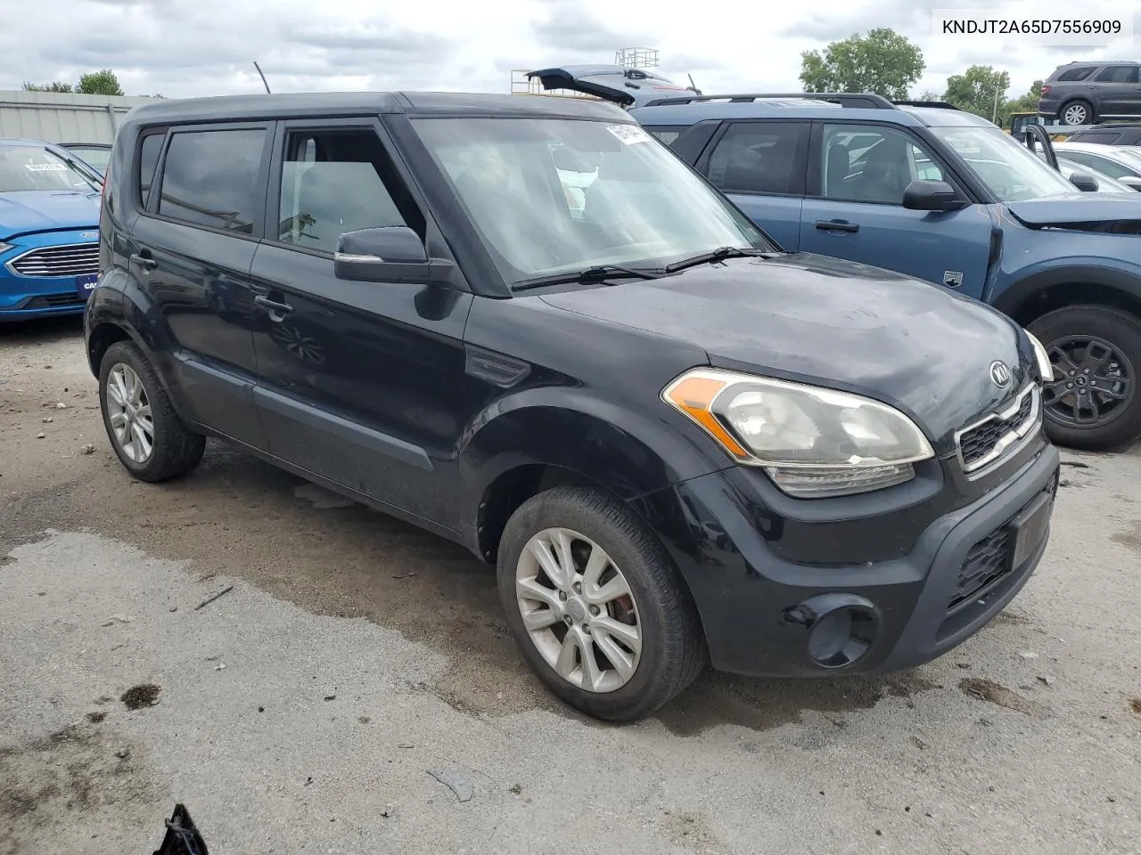 KNDJT2A65D7556909 2013 Kia Soul +