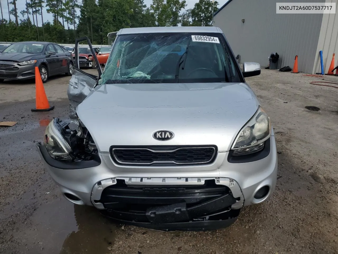 KNDJT2A60D7537717 2013 Kia Soul +