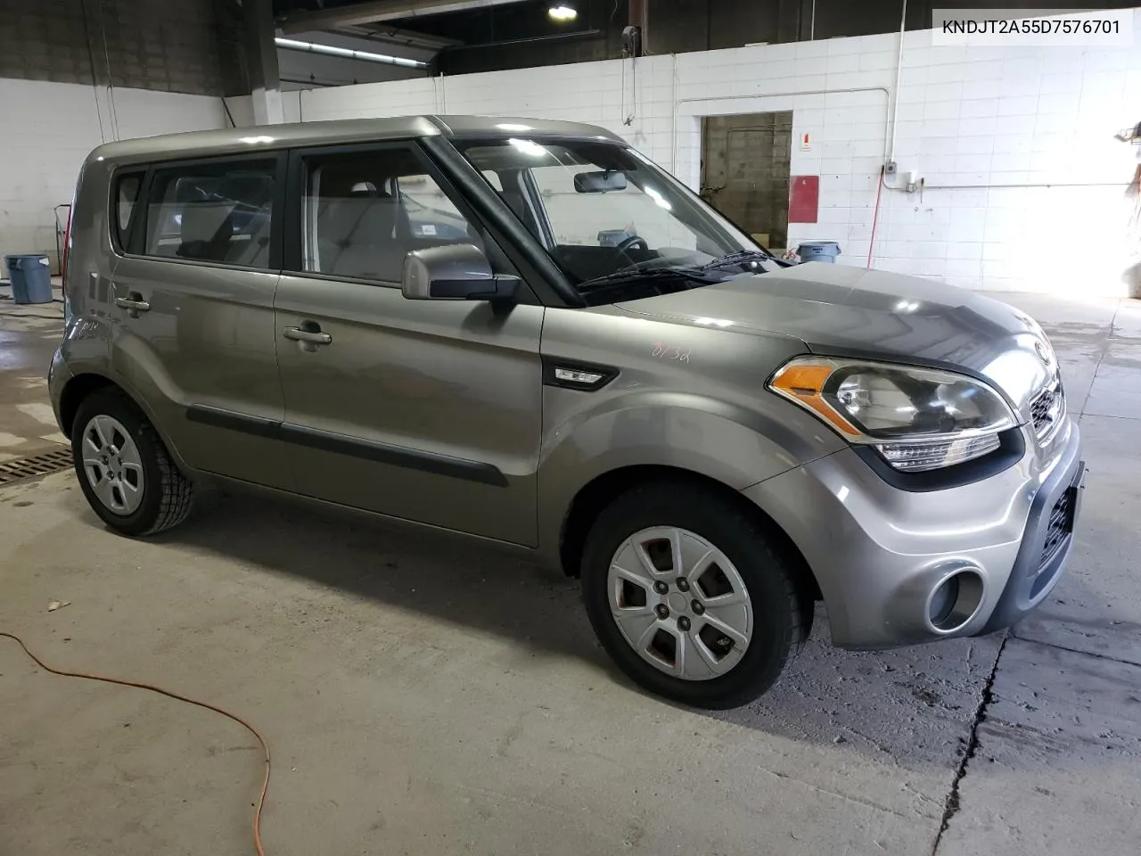 2013 Kia Soul VIN: KNDJT2A55D7576701 Lot: 71642814