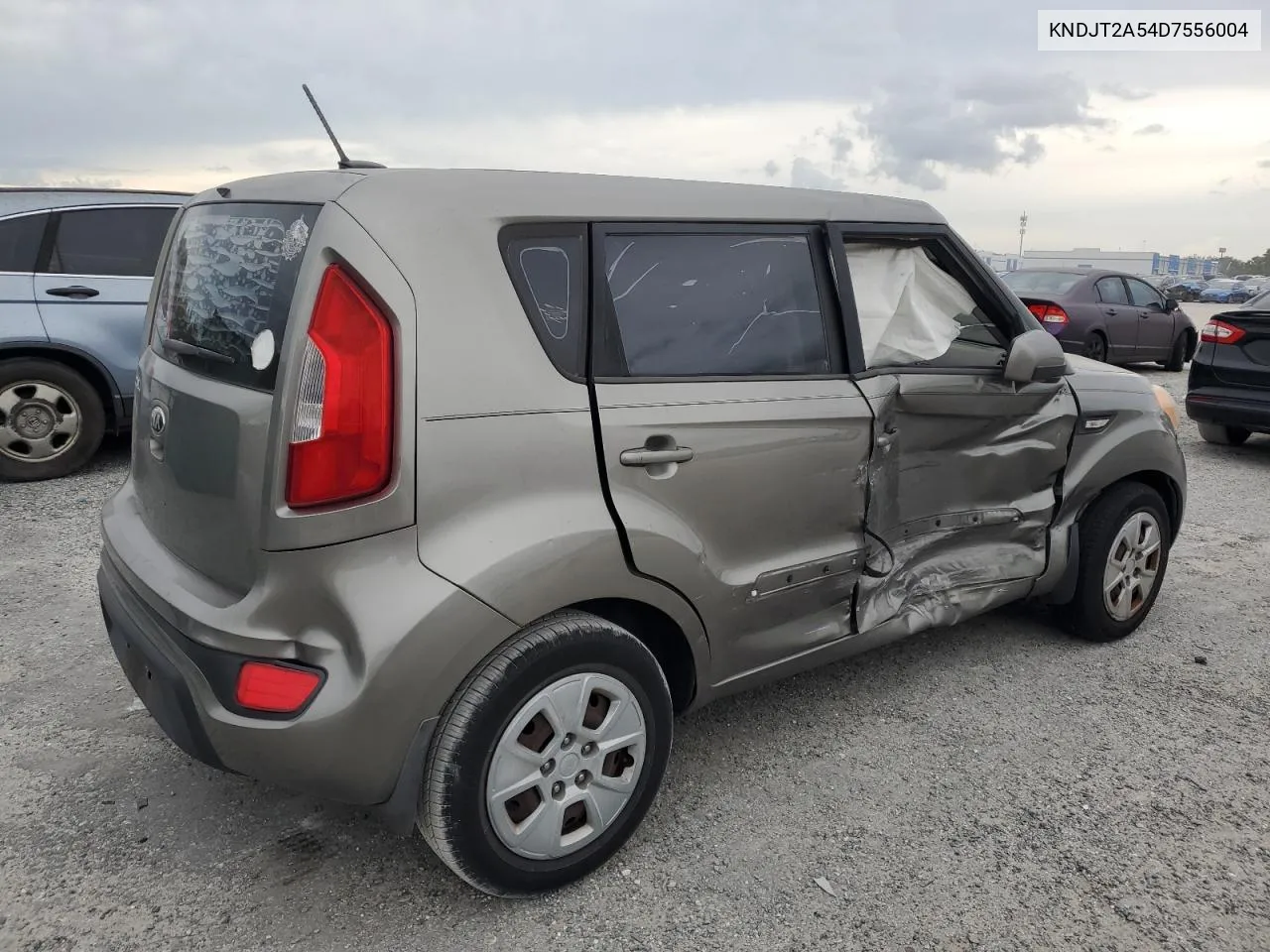 KNDJT2A54D7556004 2013 Kia Soul