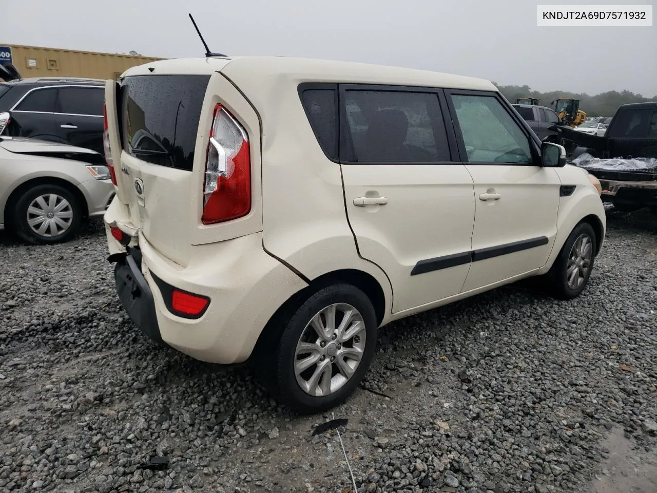 KNDJT2A69D7571932 2013 Kia Soul +