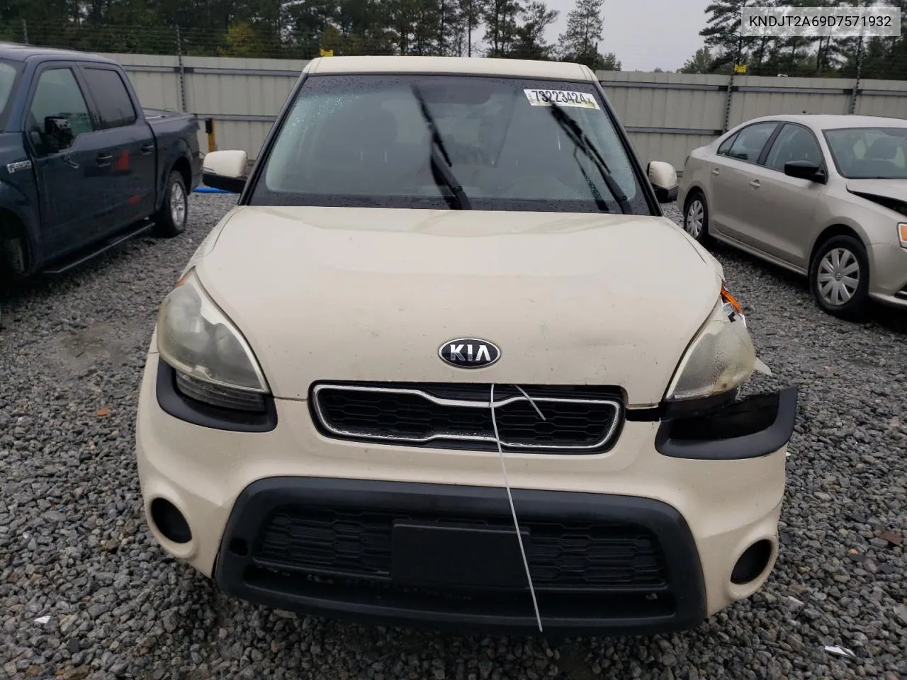 2013 Kia Soul + VIN: KNDJT2A69D7571932 Lot: 73223424