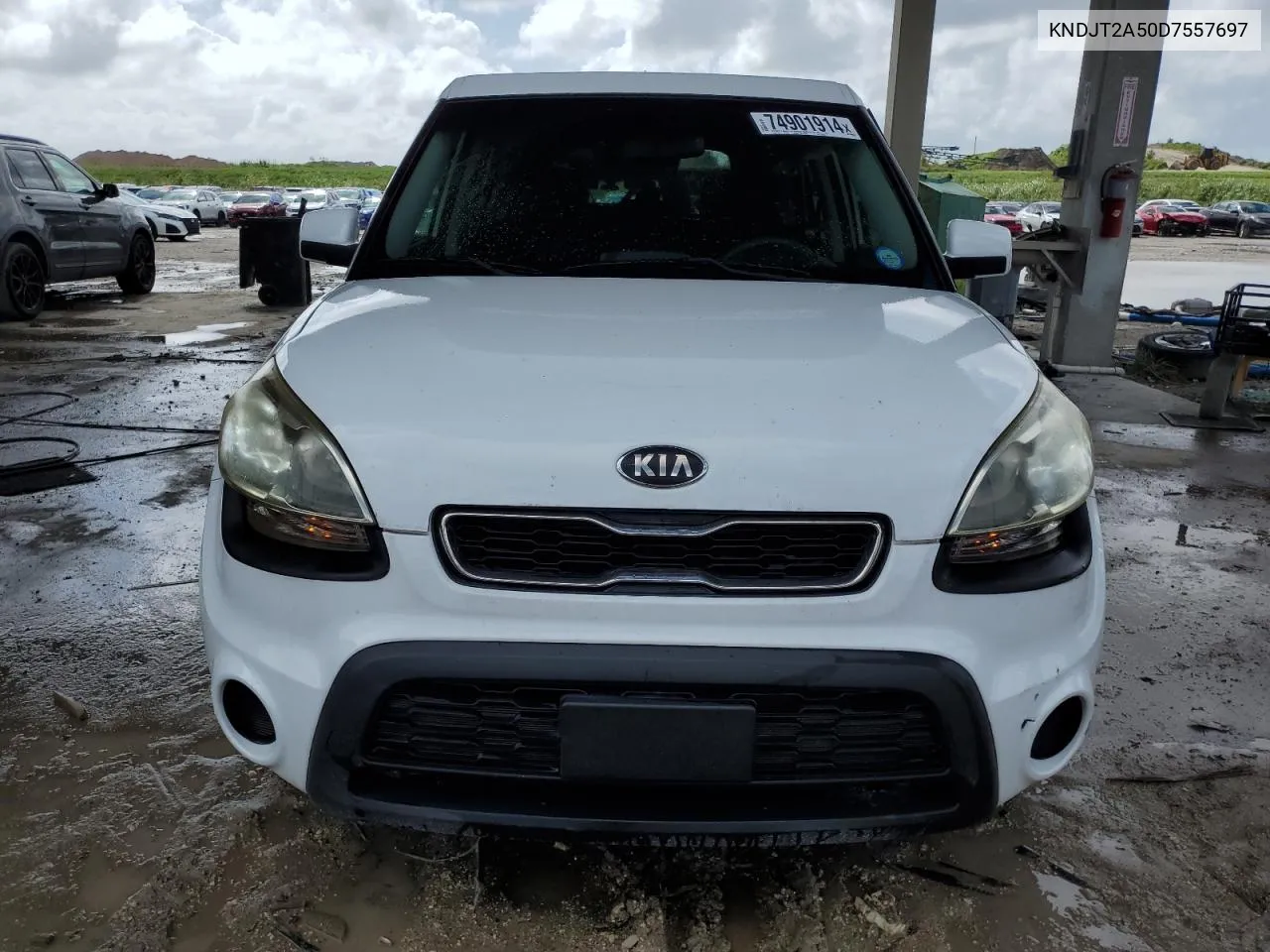 2013 Kia Soul VIN: KNDJT2A50D7557697 Lot: 74901914