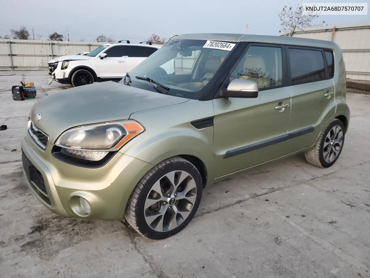 2013 Kia Soul + VIN: KNDJT2A68D7570707 Lot: 78202684