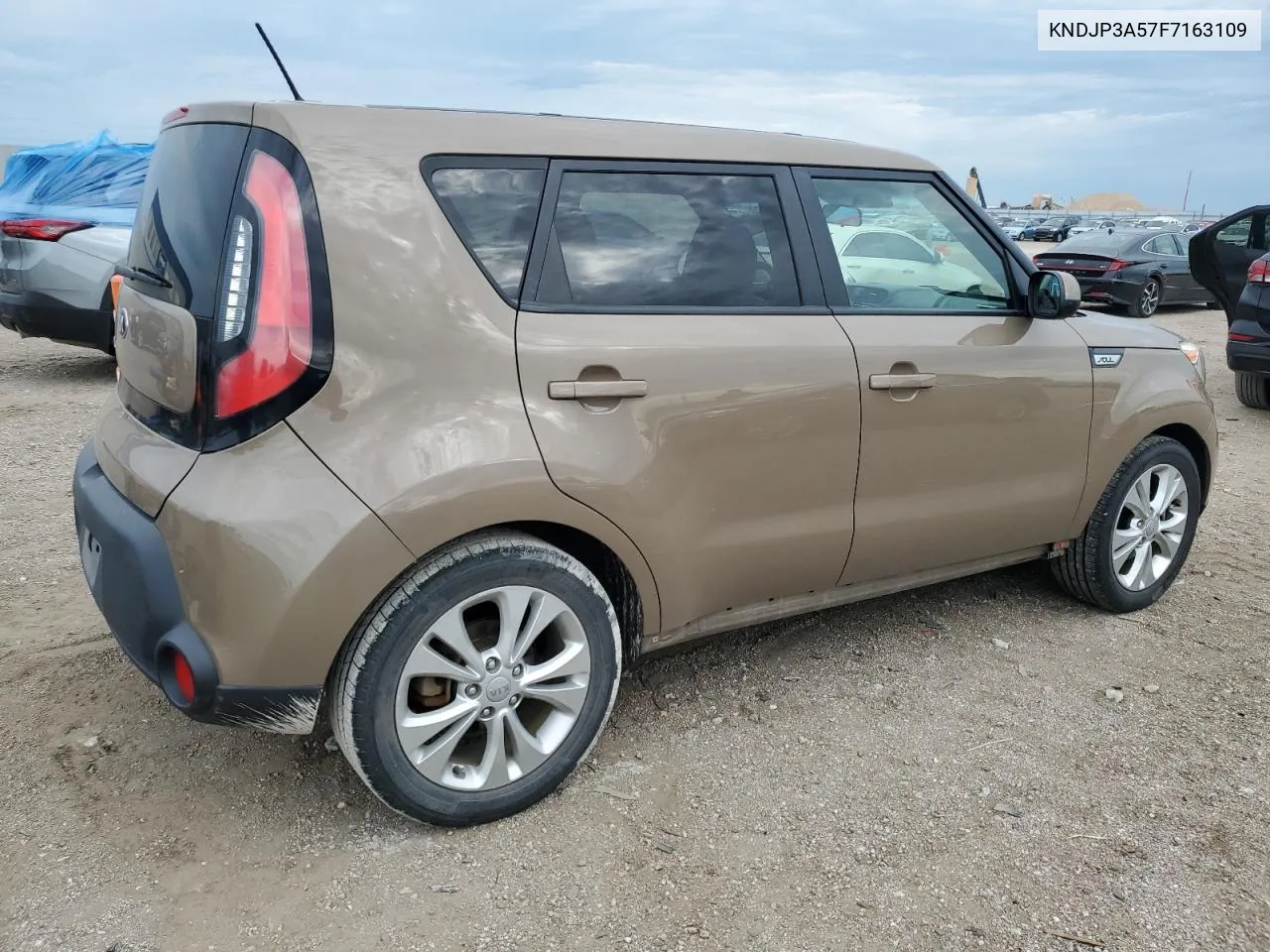 KNDJP3A57F7163109 2015 Kia Soul +