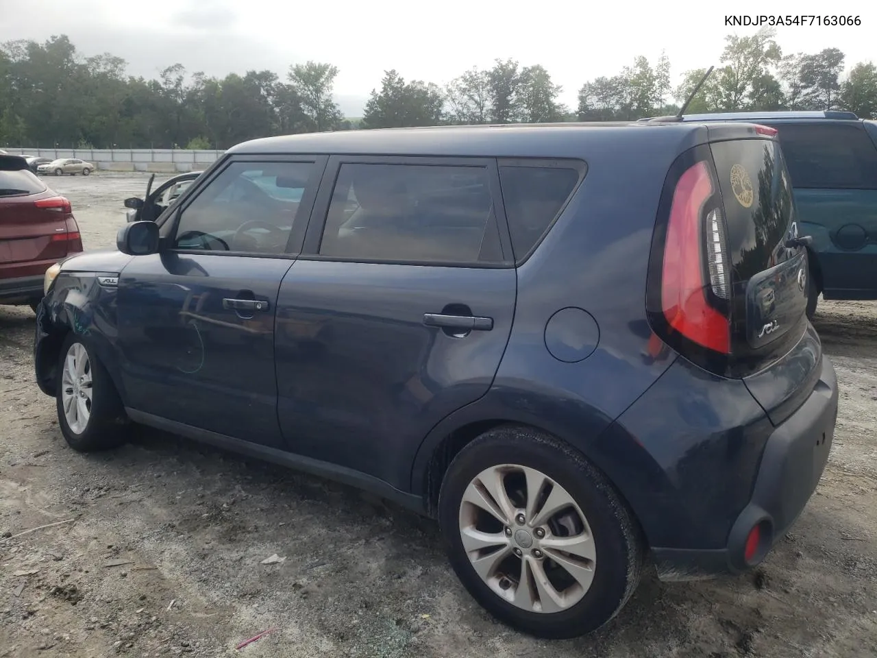 KNDJP3A54F7163066 2015 Kia Soul +