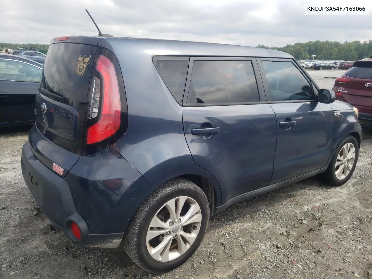 KNDJP3A54F7163066 2015 Kia Soul +